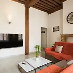 Cosy شقة